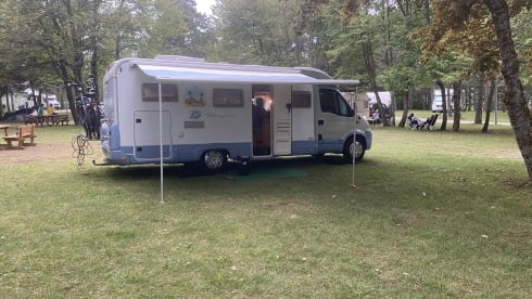 easy –  fantastic complete Bürstner semi-integrated.