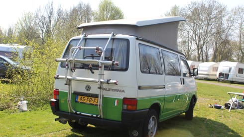 Lisanne – Bus Volkswagen T4 compact et fiable 2/4 personnes