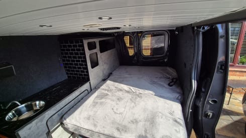 NOMAD – 2 berth Renault Trafic 2017 campervan from 2017