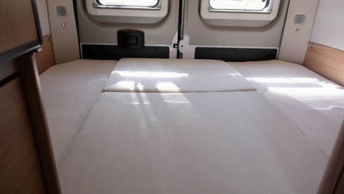 Atmospheric 4p Knaus Boxstar Family bus camper