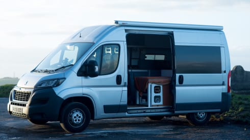 Ozzy – Stylish newly fitted 3 berth MWB camper 2016 Peugeot Boxer 