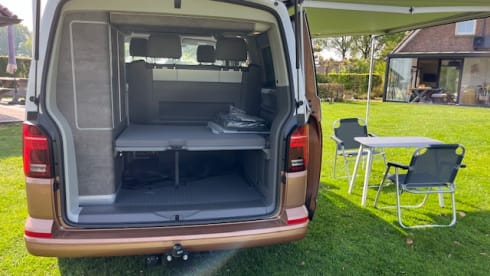 Volkswagen California  – 2p Volkswagen bus from 2023