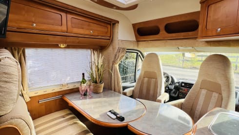 Compleet huisje op wielen! – Rapido Camper 2 person compact and complete!