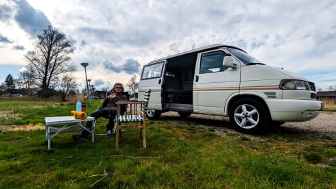 Nebula – VW campervan T4, 4 pers