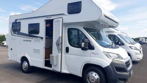 4 berth fixed bed motorhome