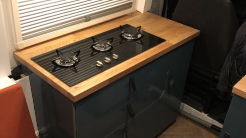Peus – Off-grid camper with new interior 2023