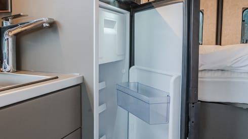 Hymer CrossOver with sleeping roof 4p. 