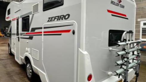 6 berth Ford Rollerteam 675