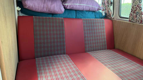 2p Volkswagen campervan uit 1994