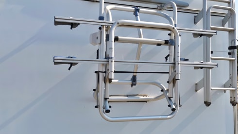 Burstner – Camper with a double bed and two singles to get around Sardinia