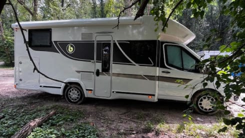 happy camplife – 5p Ford semi-integrated uit 2023