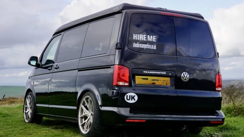 Gary – 4 berth Volkswagen Transporter Campervan