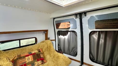 Ozzy – Stylish newly fitted 3 berth MWB camper 2016 Peugeot Boxer 