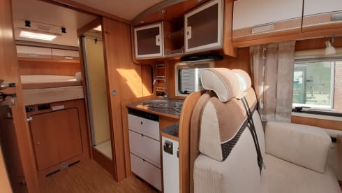 Mo – Fiat4p Dethleffs integrated from 2009 very luxurious and neat. Spacious motorhome.
