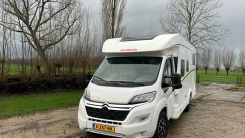 Trend Nomad – Go explore, luxe camper (2022) vol opties en complete inventaris