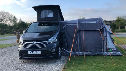 Roma – Superb 4 berth Vauxhall Vivaro campervan LWB