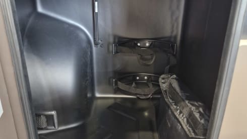 MOBILHOMIE – Campervan Burstner automatic met popup dak (4 slaapplaatsen)