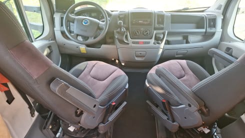 Huisje op wielen – 4p Fiat alcove from 2009