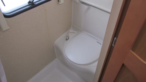 Henry – 4 berth Elddis 100 Sunseeker - 6 Belts