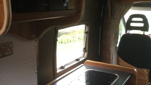 Hopper – 2 berth 2 seater Campervan
