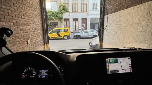 CONSCIOUS.VAN – 2p Mercedes-Benz bus uit 2020