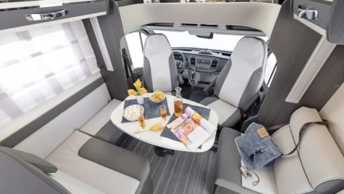 Bavarian Camper 4 – Teilintegrierter für 5 Personen mit Automatik