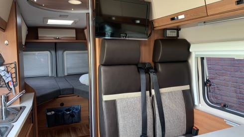 Knaus VanTourer 630 Bus Camper 