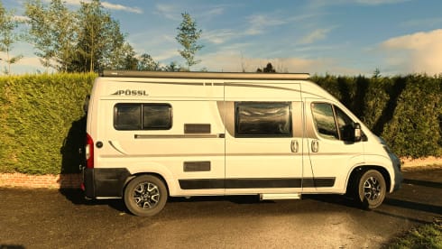 Onze Pössl :-) – Buscamper (2020) with bicycle rack, bedding and linen etc.