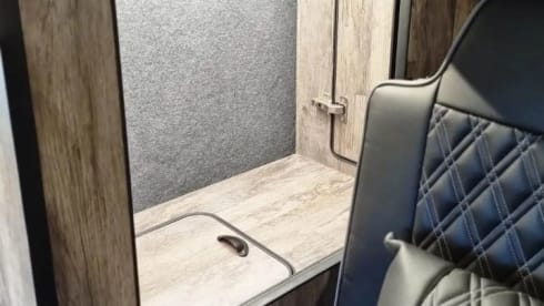 Vauxhall vivaro  – 4 berth Vauxhall vivaro campervan from 2018
