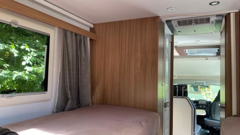 den bult – !Only for driver's license C! - New luxury camper Adria Axess XL S670SL