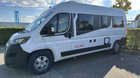 Magic Adventure – 3p Peugeot camper from 2024 is ready to go