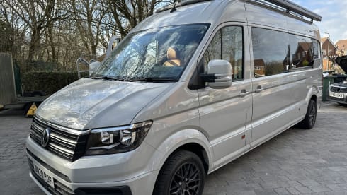 Doogle – 5 berth Vw Crafter campervan lwb