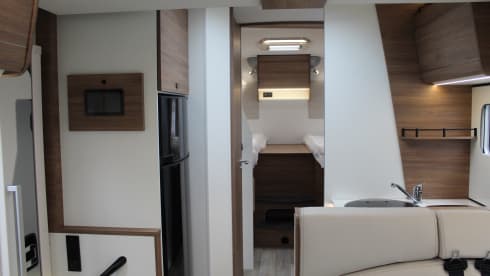 Beautiful Pilote Pacific P746GJ for rent!