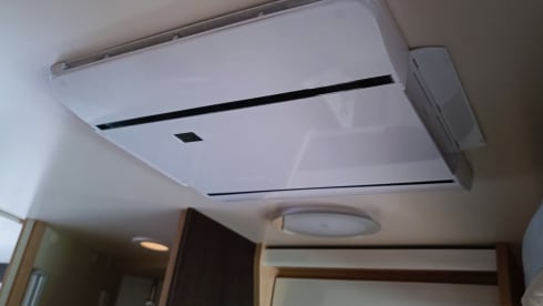 Our cozy home on wheels – 4p McLouis Sovereign semi-integrated from 2022