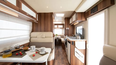 Jenny – 6 berth automatic Rollerteam 747