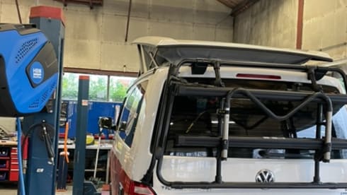 Aloha beach camper Orange – VW T6 Automatic