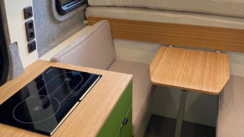 Beautiful 2p Mercedes-Benz bus from 2019 (new interior 2023)