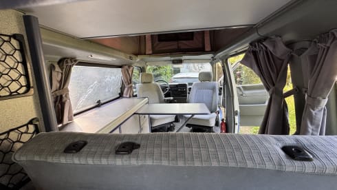 De blauwe reiziger – 4p Volkswagen campervan from 1993