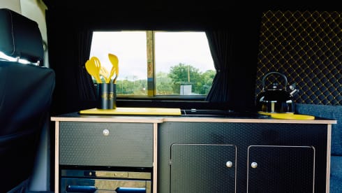 Mellow Yellow – Luxury VW T5 Camper with Large Bed & Luxury Black and Yellow Interior