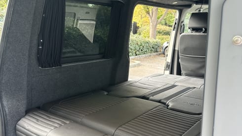 FIGURE 01 – 4 berth Volkswagen campervan from 2022