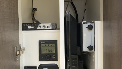 Paris – Motorhome Mooveo TEI 70EBH with lifting bed