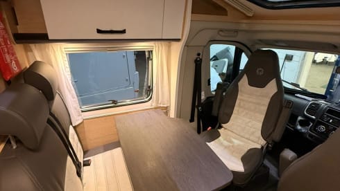 Little Sunny – 2 berth Sunlight V60 Adventure Edition