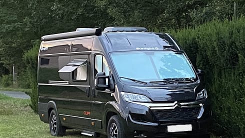 CliffDC – CliffDC - 2pers. Citroen Campervan from 2024