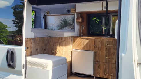 Q-bus – Compact and complete camper
