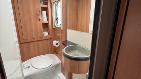 Camper Champagne – Hymer T 654 CL Exclusive Line