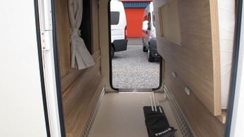 Alba – 6/7 berth motorhome with canopy