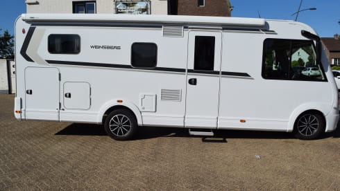 Weinsberg Caracore 700 meg – 4p Fiat integrated from 2024