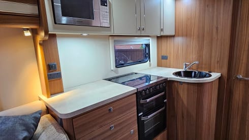 R Mobey – Cavernous motorhome for couples. Luxury living for adventure's 