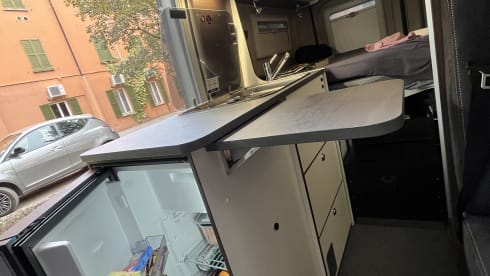 Ranger – New possl summit, bus camper of the year, with skyroof!
