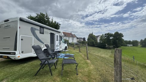 TRAVEL’KEES 🚍 ‘🧳 De Ruimste en slimste camper in deze intergraal klasse   – Novità in affitto! Chauson 670 praticamente nuova! 